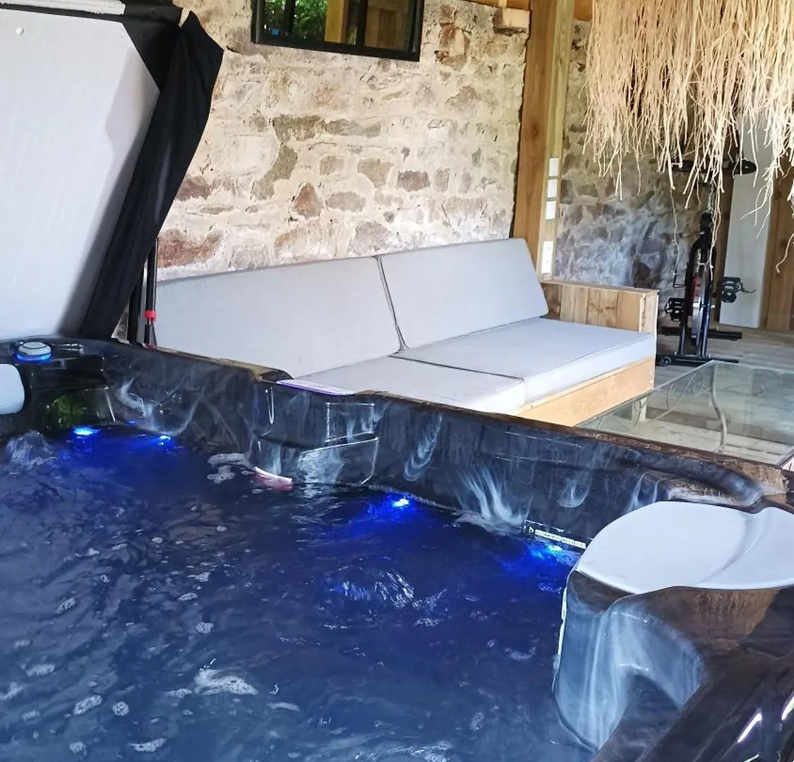 Holiday home Gite Les Hortensias Les Jardins De Kerellec 20Min De La Mer Jacuzzi Et Terrasse Plouvorn